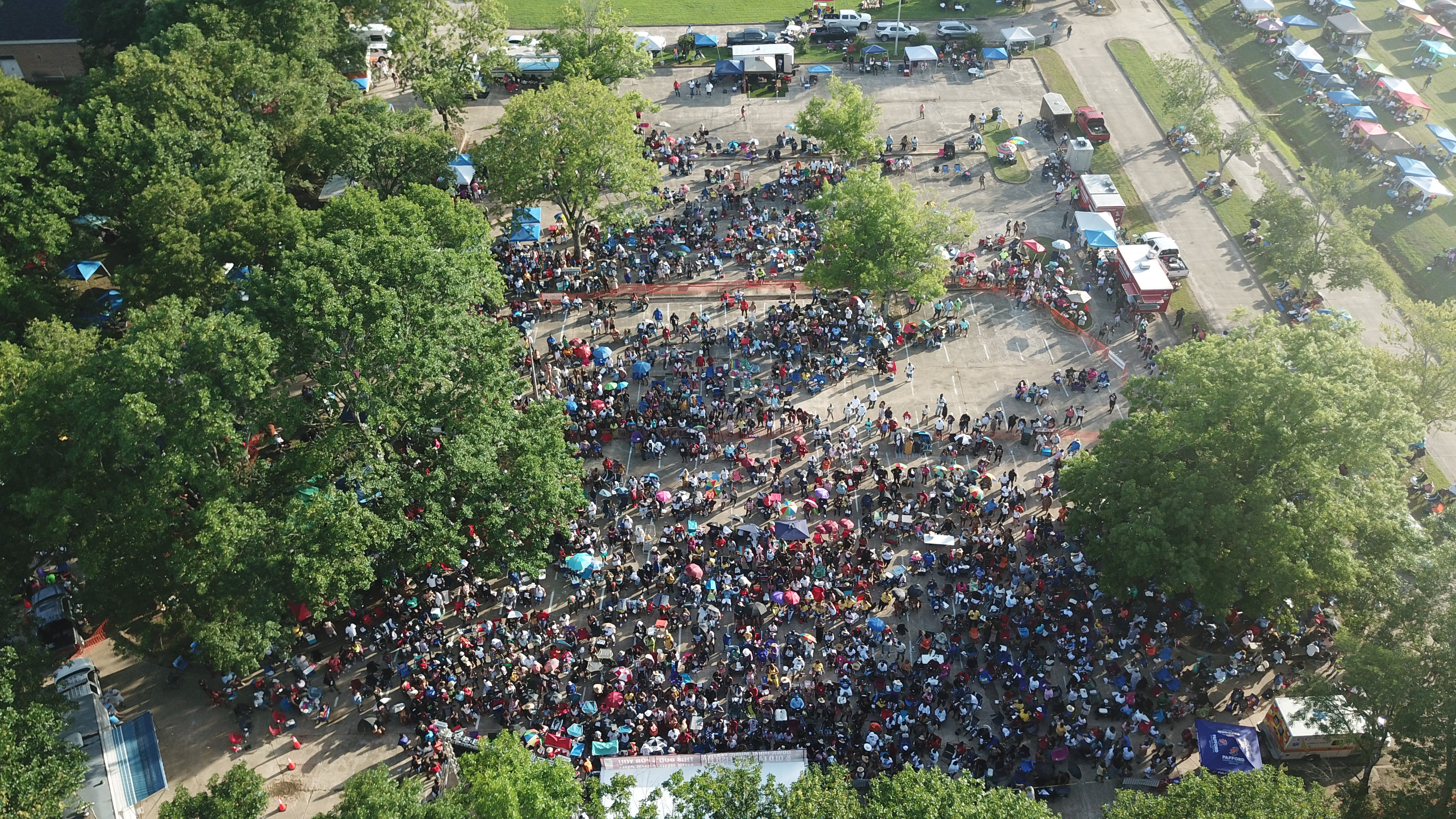 The event’s organizer, John Ray, estimated that 8,000 to 10,000 people attended the festival.