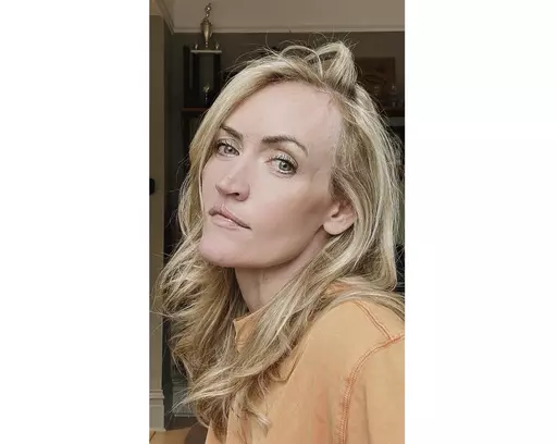 This image released by Peter Ashdown shows a selfie of mommy blogger Heather Armstrong in Salt Lake City on April 1, 2023. Armstrong, died by suicide, her boyfriend Pete Ashdown told The Associated Press, saying he found her Tuesday night, May 9, 2023, at their Salt Lake City home. She was 47. She laid bare her struggles as a mother and her battles with depression and alcoholism on her site Dooce.com and on social media. (Peter Ashdown via AP)