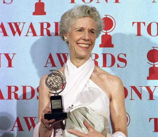 Actress Frances Sternhagen holds her award for best featured actress in a play for her performance in "The Heiress" during the Tony Awards in New York on June 4, 1995. Sternhagen, the veteran character actor who won two Tony Awards and became a familiar maternal face to TV viewers later in life in such shows as “Cheers,” “ER,” “Sex and the City” and “The Closer,” has died. She was 93. (AP Photo/Richard Drew, File)